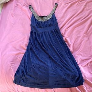 Small dress w cute bead detail